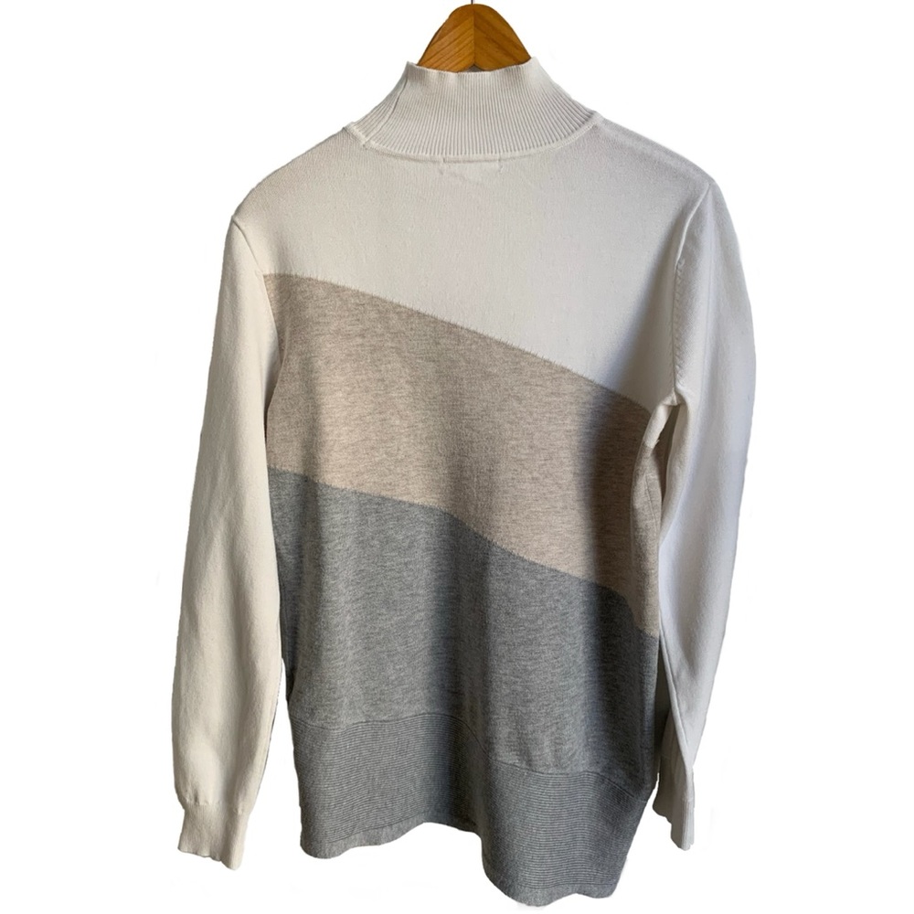 89th and Madison white color block turtleneck